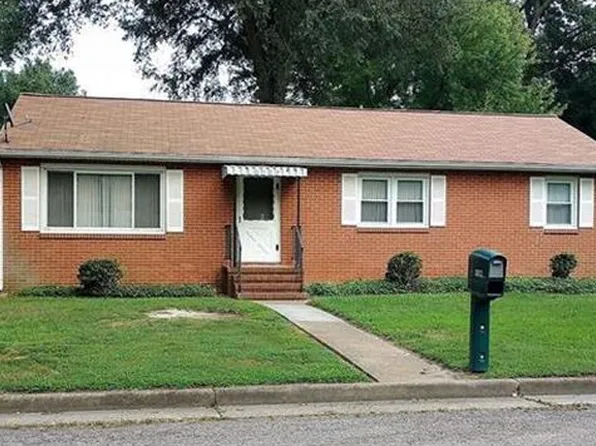 3104 Saint Charles St, Hopewell, VA 23860