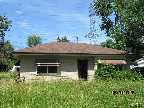 4th image of 11947 Bridgevale Ave