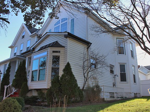 2nd image of 536 Sidney St