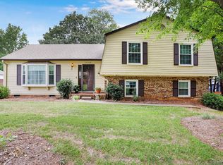 5125 Raintree Ln, Greenville, SC 29615