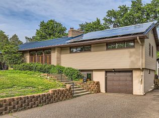 2132 Regent Ave N, Golden Valley, MN 55422