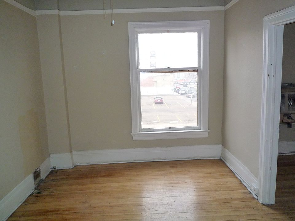 2nd image of 1960 Logan St APT 1