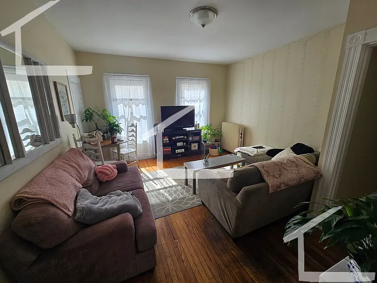 56 Falkland St #1 — Photo 1