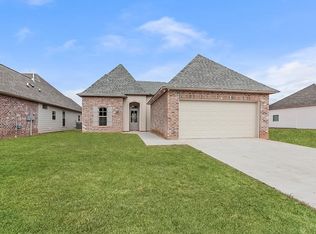 10383 Grand Plaza Dr, Denham Springs, LA 70726
