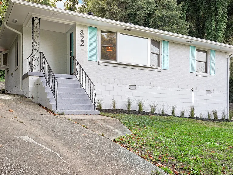 822 Gertrude Pl NW — Photo 1