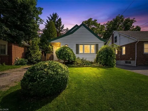 61 Glenmount Ave, Hamilton, ON L8S 2L3