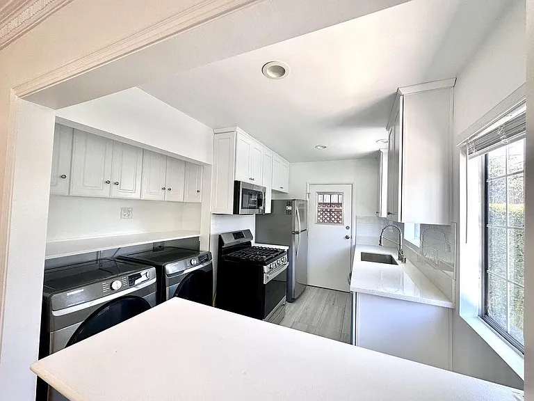 3408 Pearl St — Photo 8