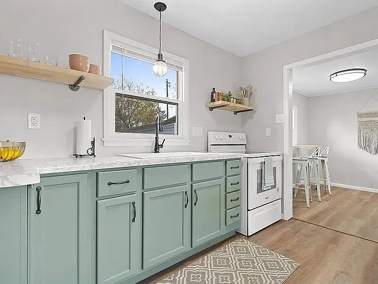 621 Cook St — Photo 8