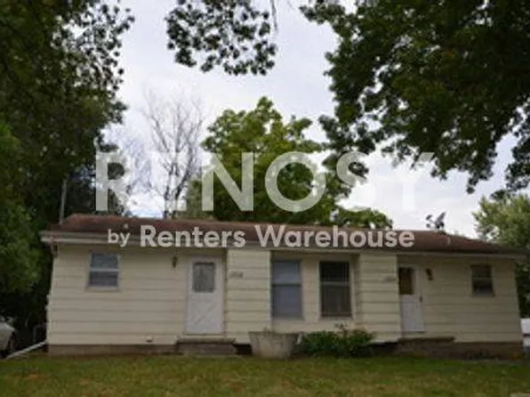 1332 E 37th St, Des Moines, IA 50317