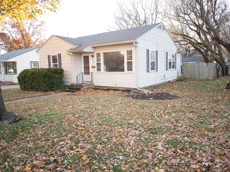 743 Oak St — Photo 8