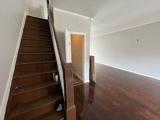 5th image of 2032 E 41st St #3