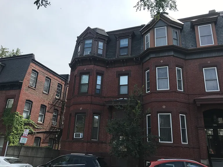 511 E 6th St #1 — Photo 1