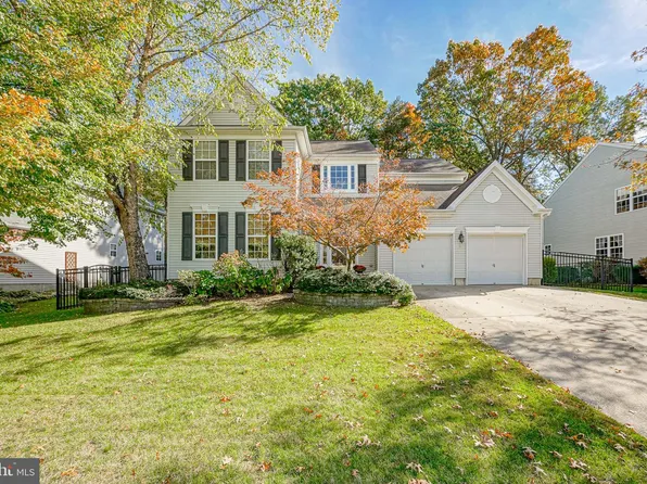 3 Silverwood Dr, Delran, NJ 08075