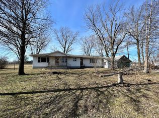 1629 Reno Rd, Sorento, IL 62086