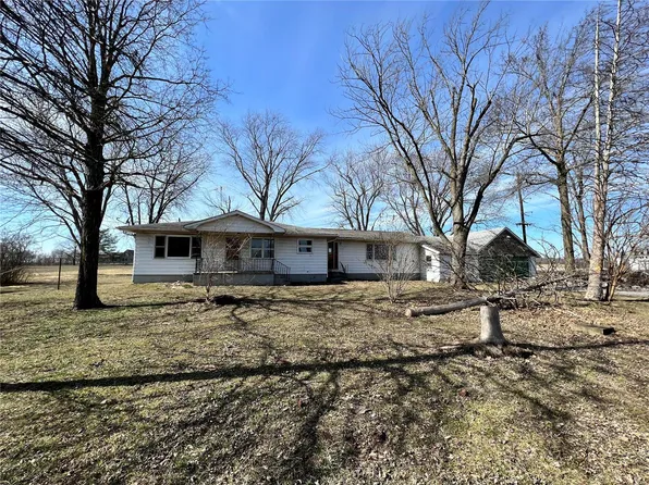 1629 Reno Rd, Sorento, IL 62086