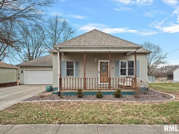 31 N 2nd St, Divernon, IL 62530