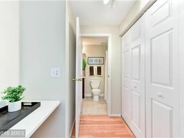 2839 New Providence Ct, Falls Church, VA 22042