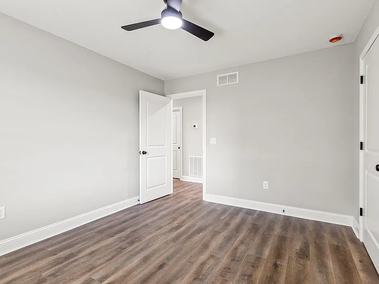 5009 Melana Way — Photo 14