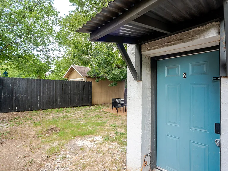 2737 Stuart Dr — Photo 31