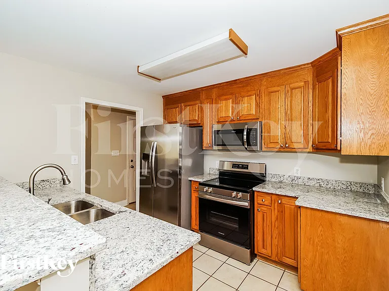 231 Christianna Ct NW — Photo 6