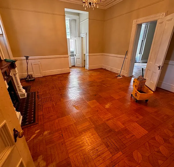 500 W Franklin St #1 — Photo 4