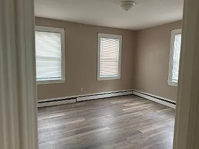 2 bed, 1.0 bath, 1125 sqft, $1,900 — Photo 2