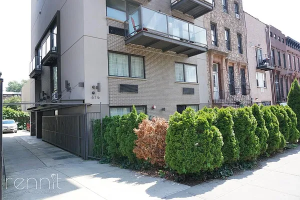 Rented by Rennit Inc. | media 47