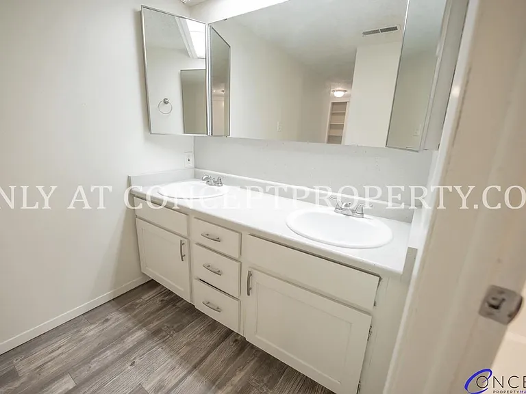 Foothill Terrace — Photo 240