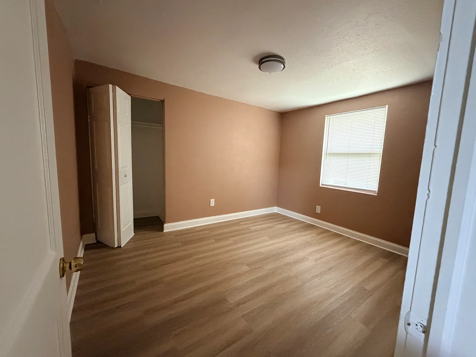 2908 N Woodrow Ave — Photo 4