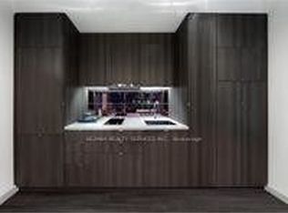 215 Queen St W #1105, Toronto, ON M5V 0P5