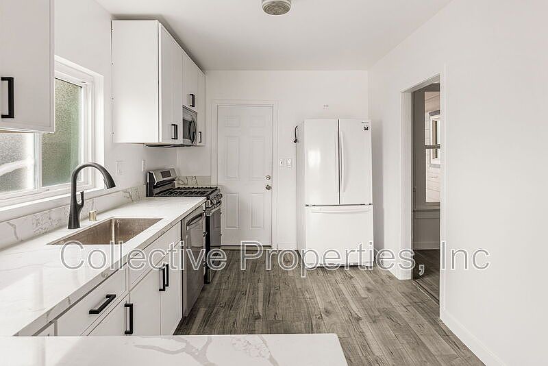 1st image of 2084 Kearney Ave