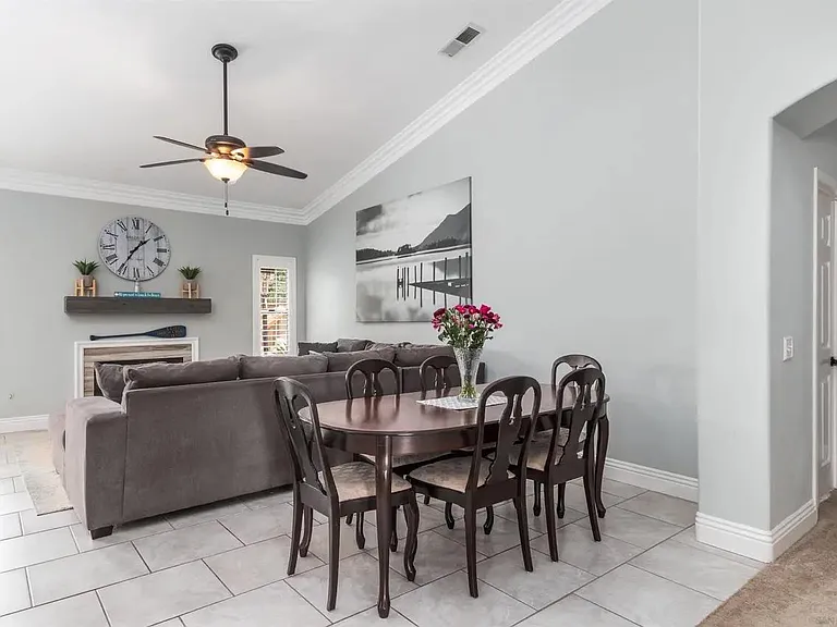 330 Del Flora St — Photo 7