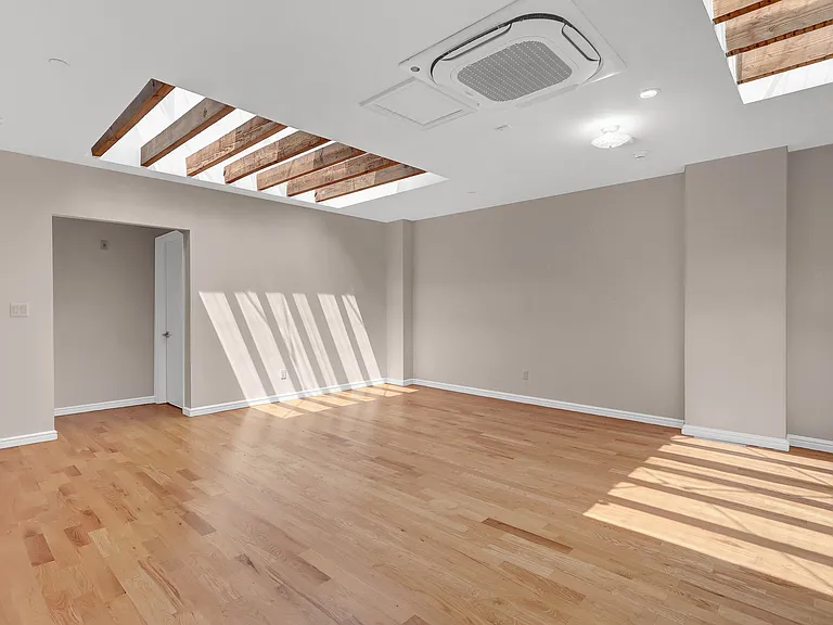 136 Rockaway Ave #201 — Photo 9