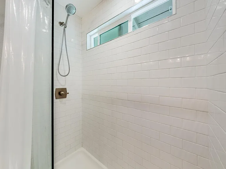 2465 Lamaku Pl — Photo 23