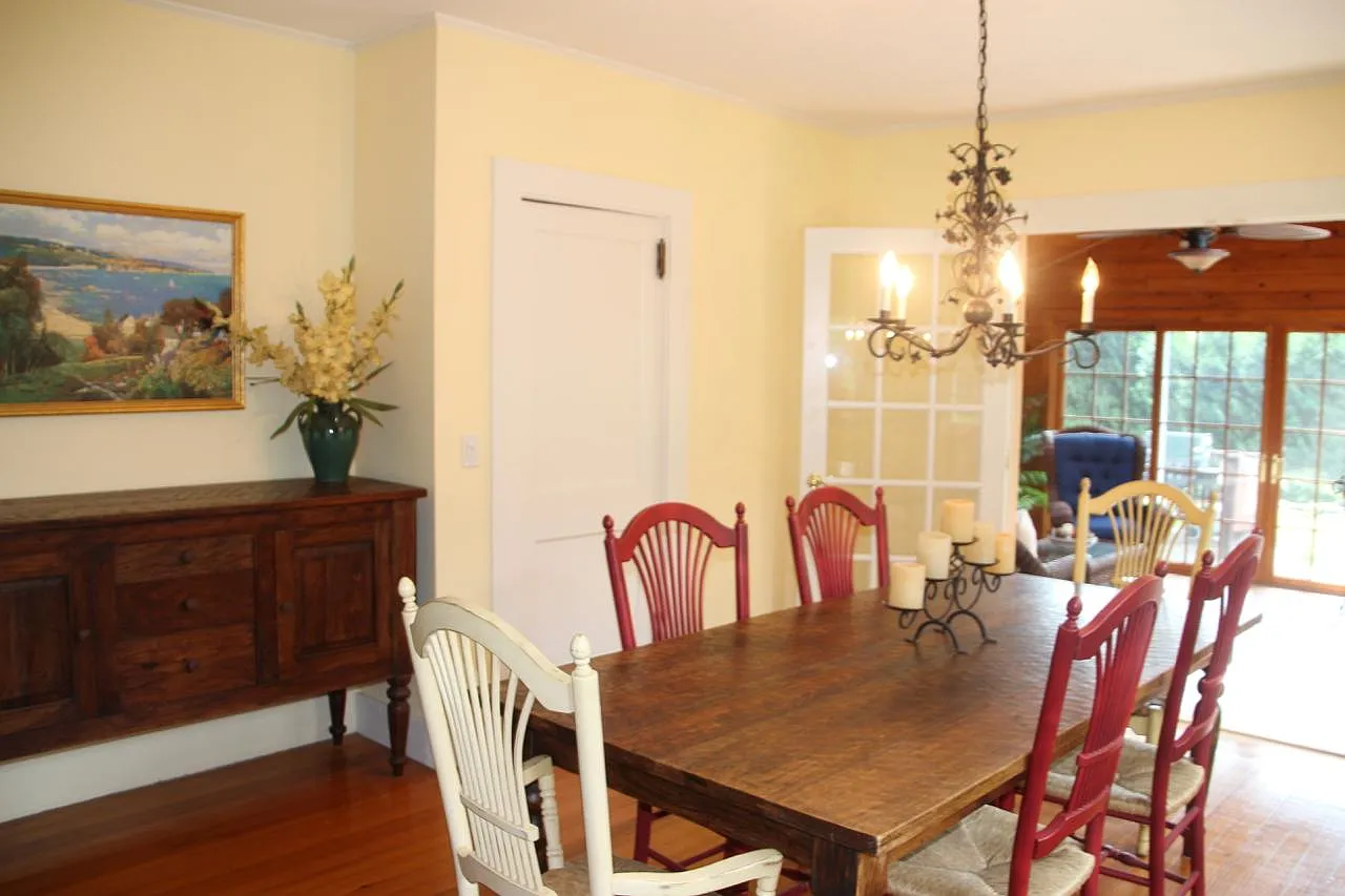 3 bed, 2500 sqft, $4,800 — Photo 4