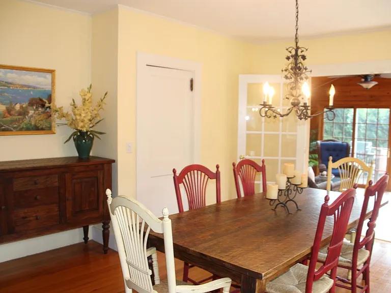 135 Longfellow Rd — Photo 4