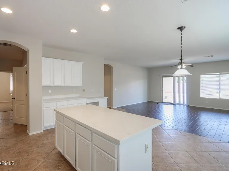 44092 W Stonecreek Rd — Photo 5