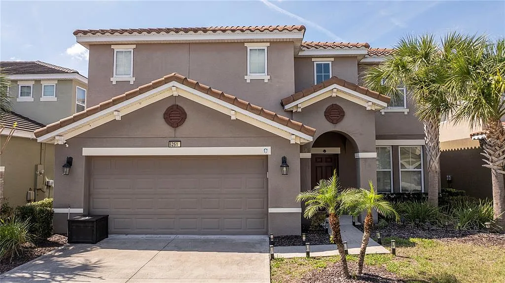 6 bed, 4.5 bath, 3071 sqft, $3,950 — Photo 2