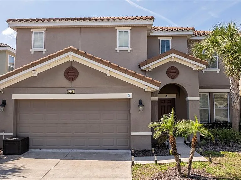 5251 Wildwood Way — Photo 2