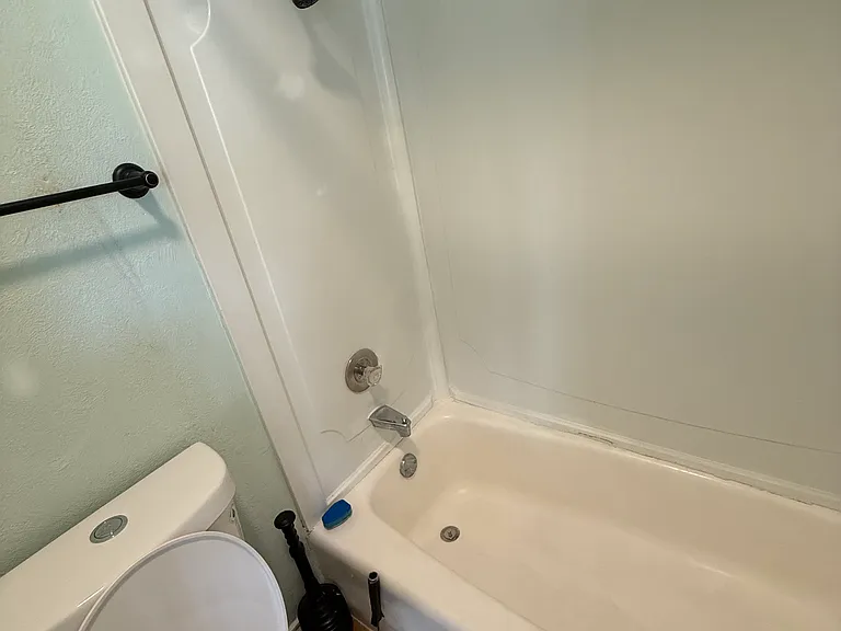3131 Wycliff Ave — Photo 4
