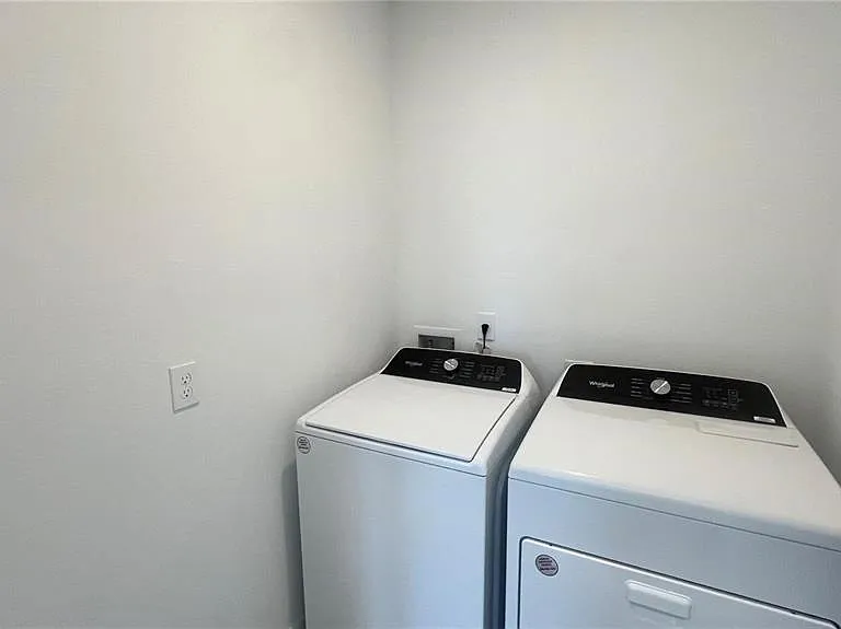 3185 Viceroy Ct — Photo 12