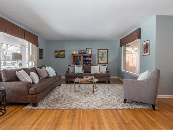 2nd image of 5058 N Lake Dr