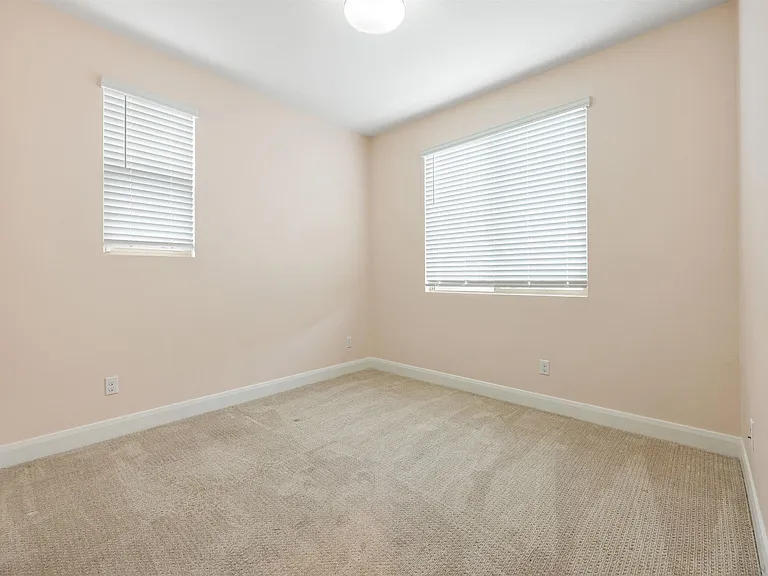2115 Solara Ln — Photo 20
