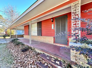 706 Lee Ave, Crystal Springs, MS 39059