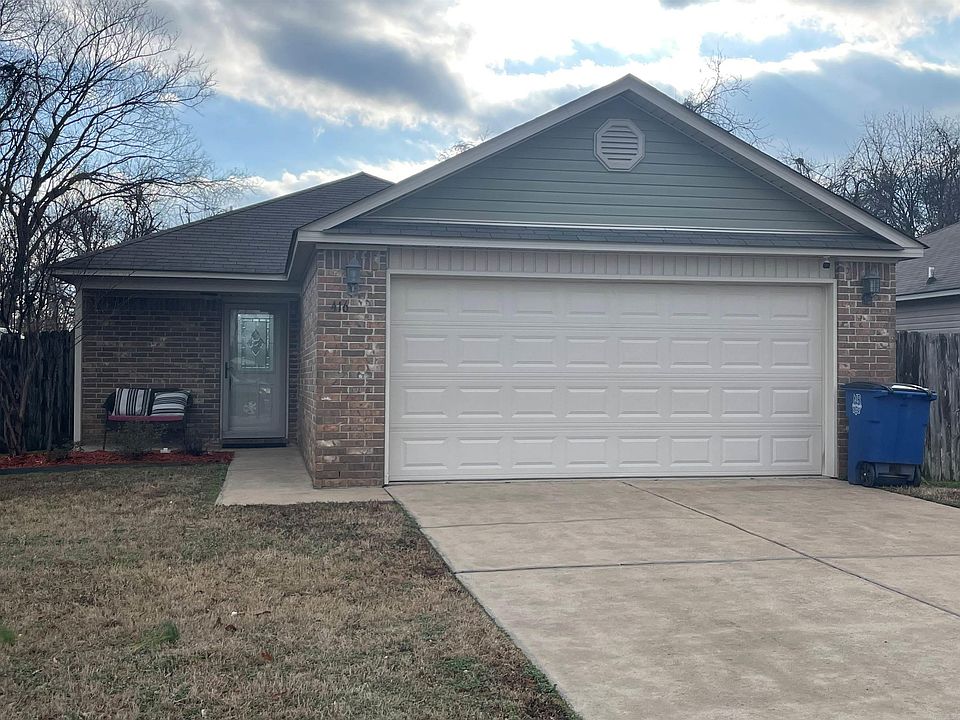 1st image of 416 Saunders Dr