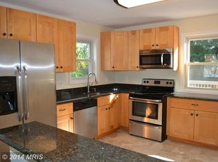 6010 Cable Ave, Suitland, MD 20746
