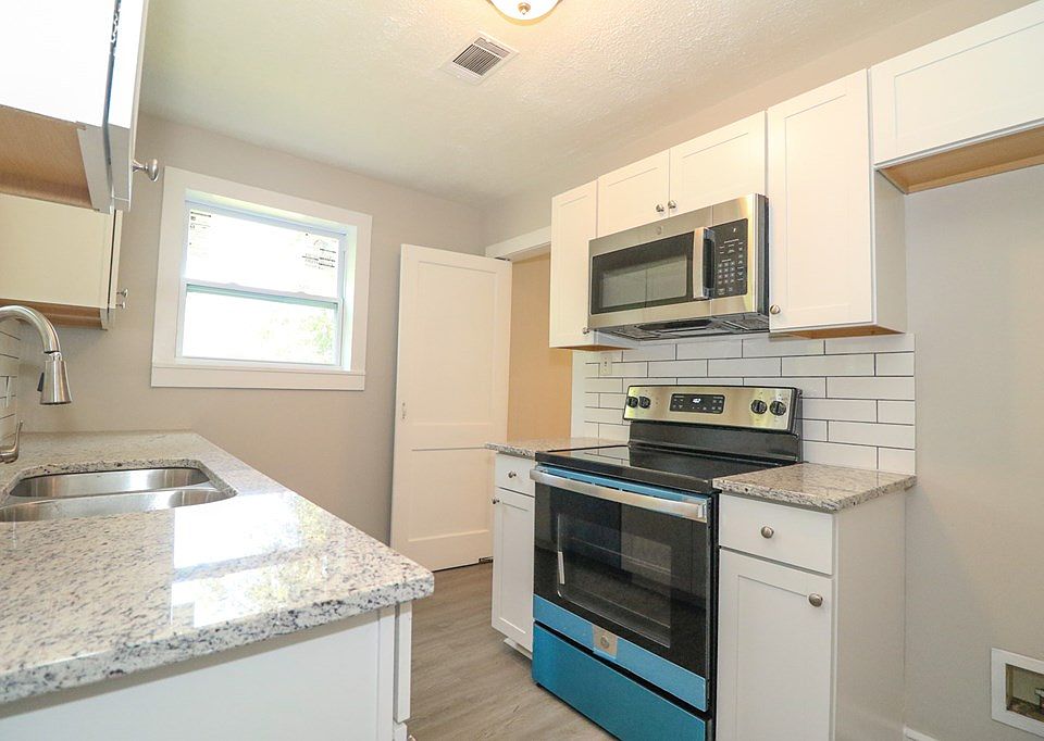 140 E Waring St, Waycross, GA 31501 Zillow