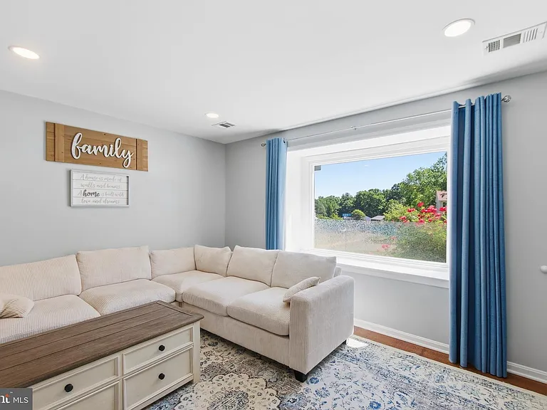 9120 Huber Ct — Photo 4