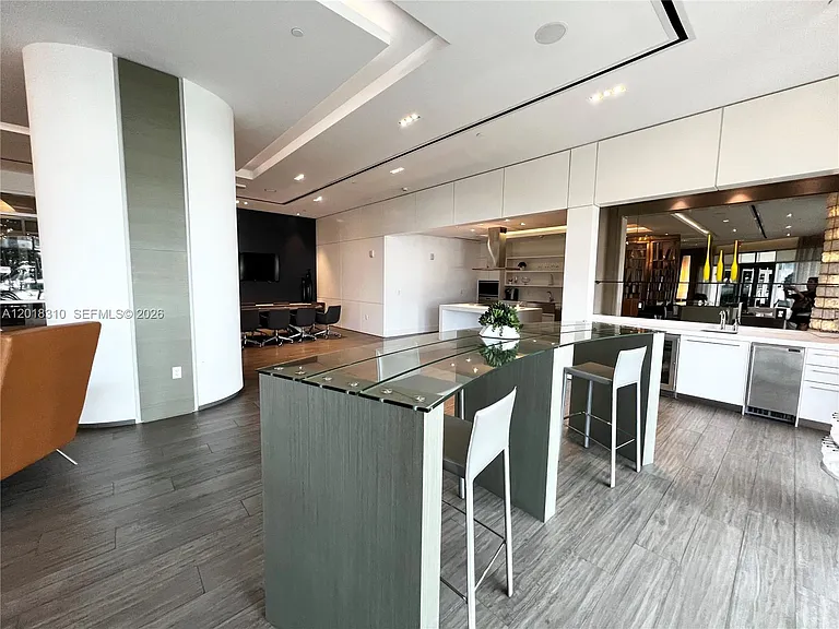 17111 Biscayne Blvd #1102 — Photo 24