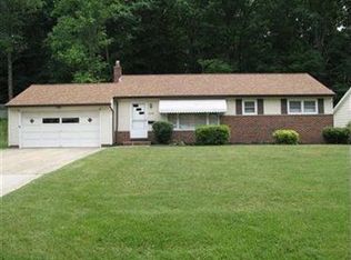 30020 Meadowbrook Dr, Wickliffe, OH 44092